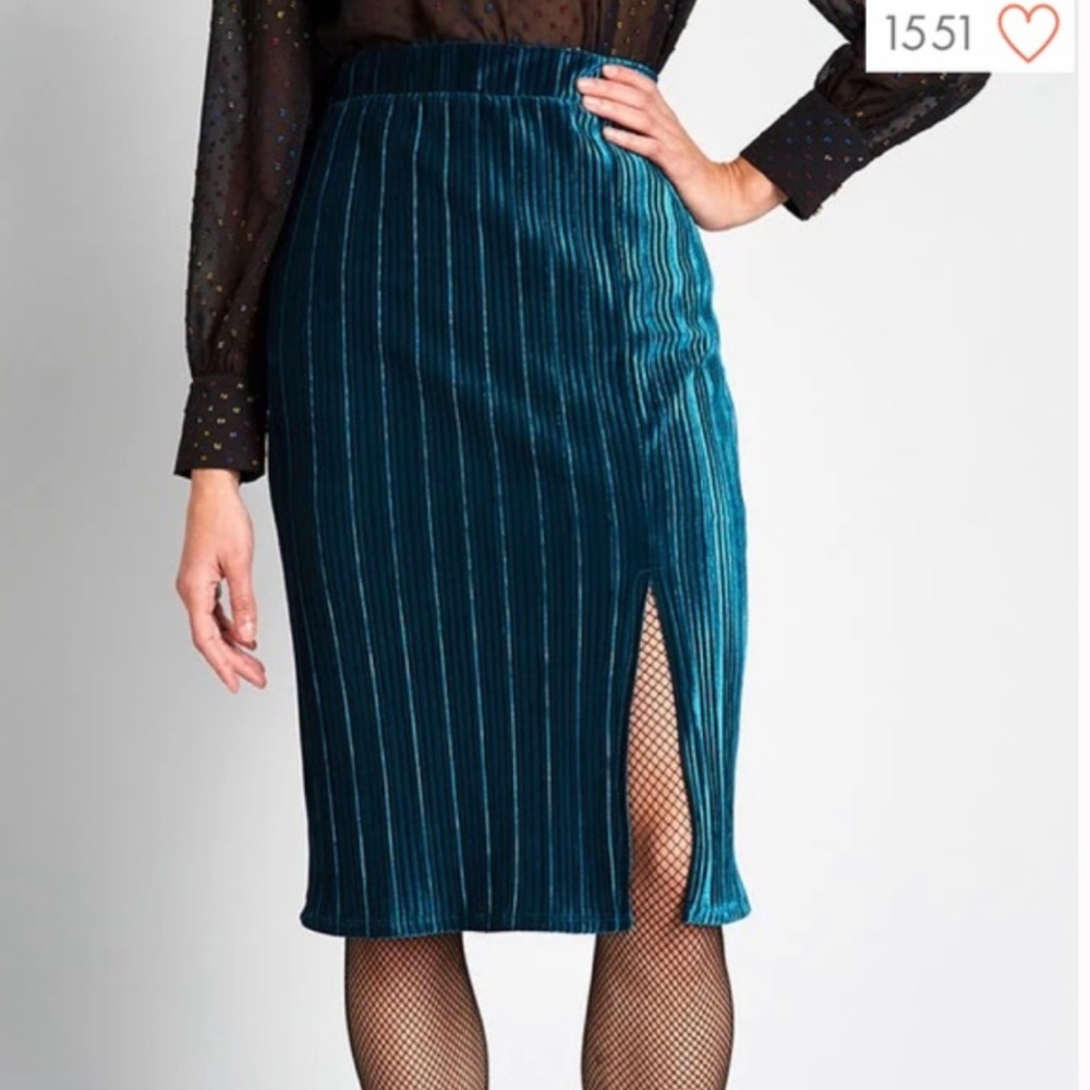 ModCloth Let’s Pleat Up velvet skirt